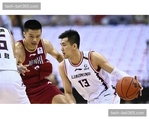 辽宁本钢李虎奕得分上双，年轻后卫展现进攻潜力